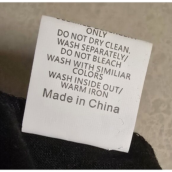 Women's Size XL Barbie TShirt Come on Barbie Lets Go Party Graphic Tee Shirt NEW - Picture 8 of 9